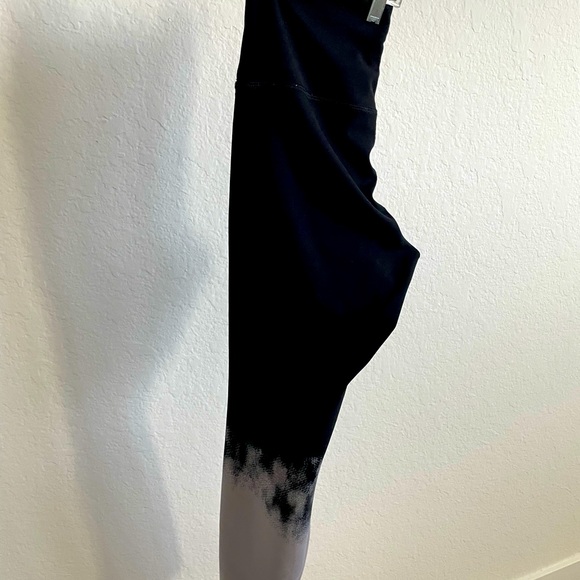 Lululemon Wunder Train High-Rise Tight 25” RARE DISCONTINUED COLOR! - Picture 3 of 4